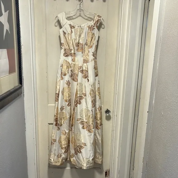 Rickie Freeman for Teri Jon | Dresses | Teri Jon By Rickie Freeman Elegant  Floral Gold And Cream Silk Blend Dress 4 | Poshmark